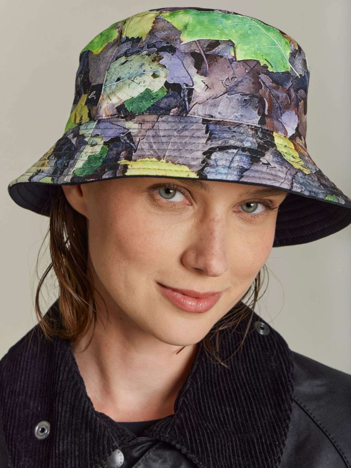 Feuilles cotton bucket hat with printed leaves